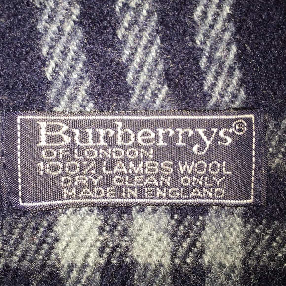 BURBERRY navy & red nova check LAMBSWOOL scarf - Picture 3 of 13